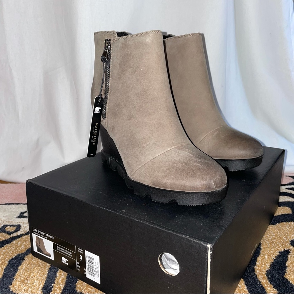 Sorel Joan Uptown zip bootie